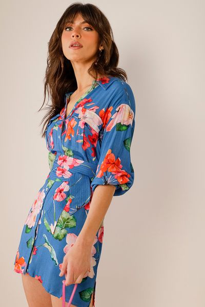 camisa-alongada-com-bolsos-estampa-floral-azul-36